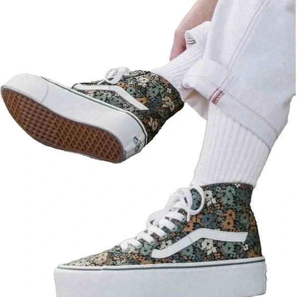 Vans Camouflage High-Top Sneakers - Picture 4 of 15